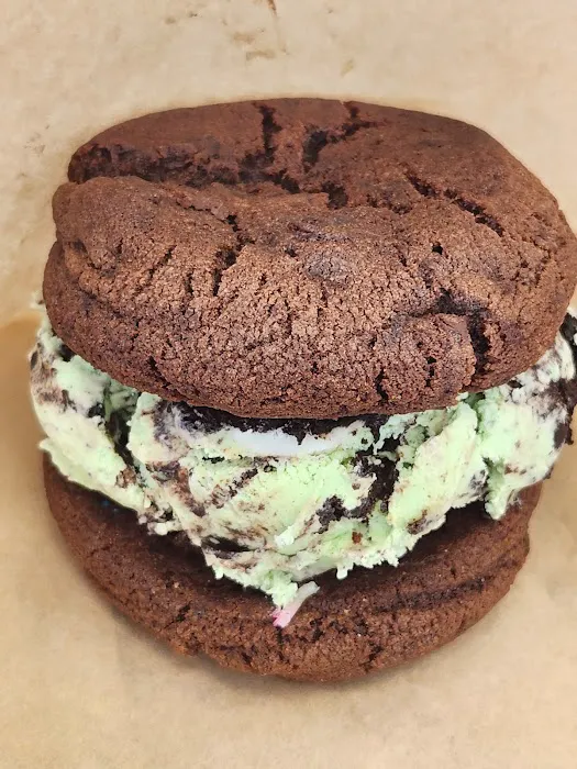 The Cookie Monstah Beverly Picture 7
