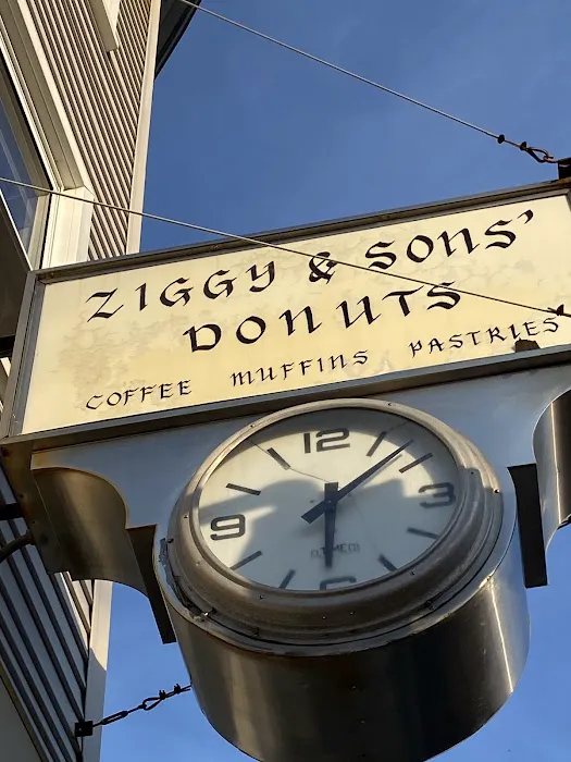 Ziggy's & Sons Donuts Picture 3