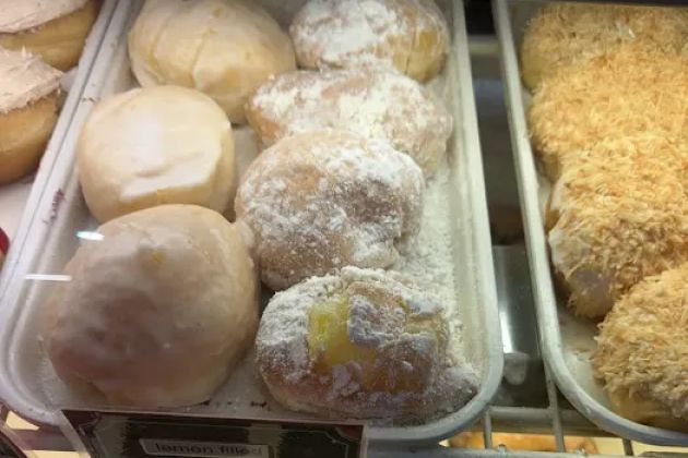 Becca's Bakery