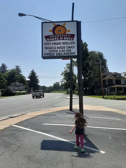 Muheisen's Bagel & Deli Picture 3
