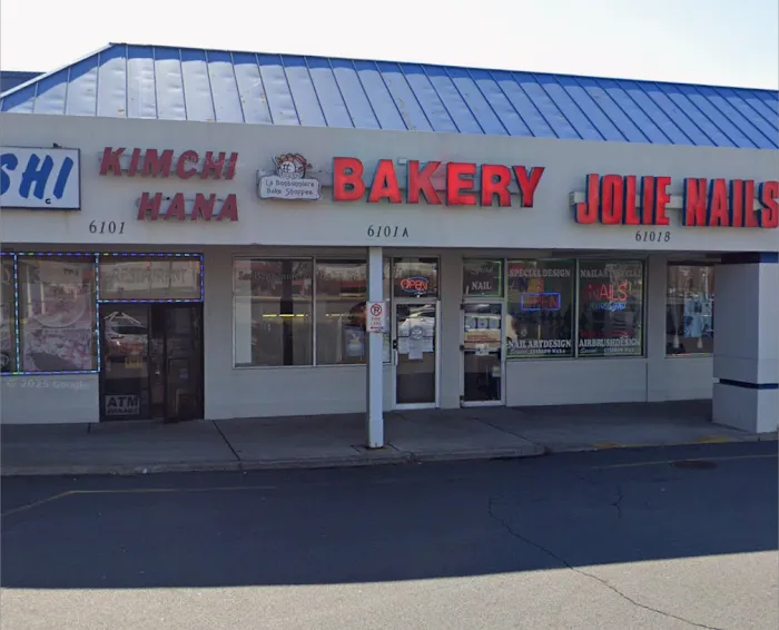 La Bon Bake Shoppes Picture 10