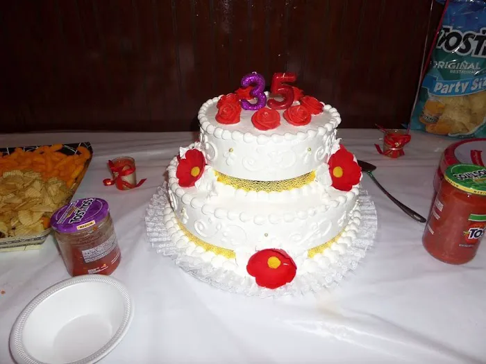 Mommy's Dominican Cakes Picture 2