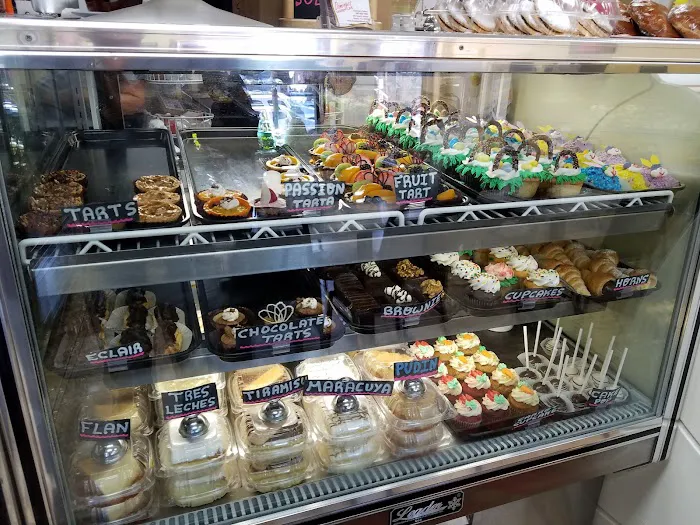 Domingo's Bakery & Restaurant Picture 7