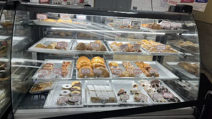 Domingo's Bakery & Restaurant Picture 4