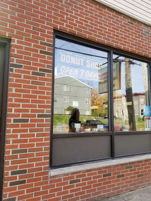 Serres Donut Shop Picture 9