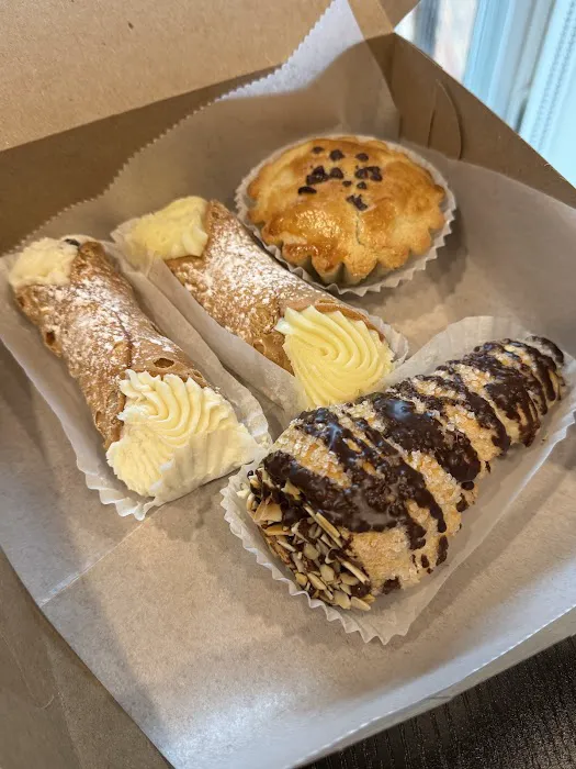 Nino's Italian Bakery Picture 6