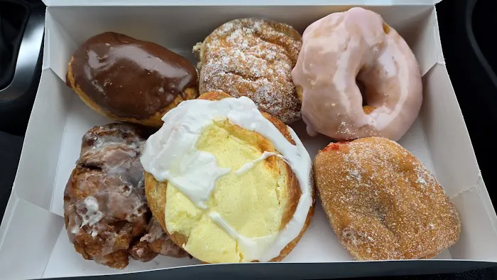Madeleine's Bakery Picture 7