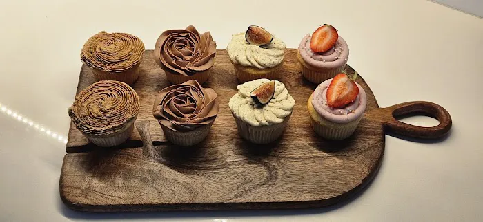CANELE BAKERY Picture 2
