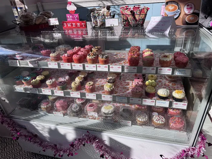 Love To Sprinkle Bakery Picture 7