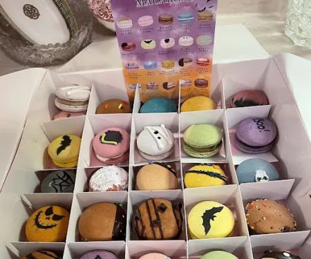 Sweet Velvet Macarons