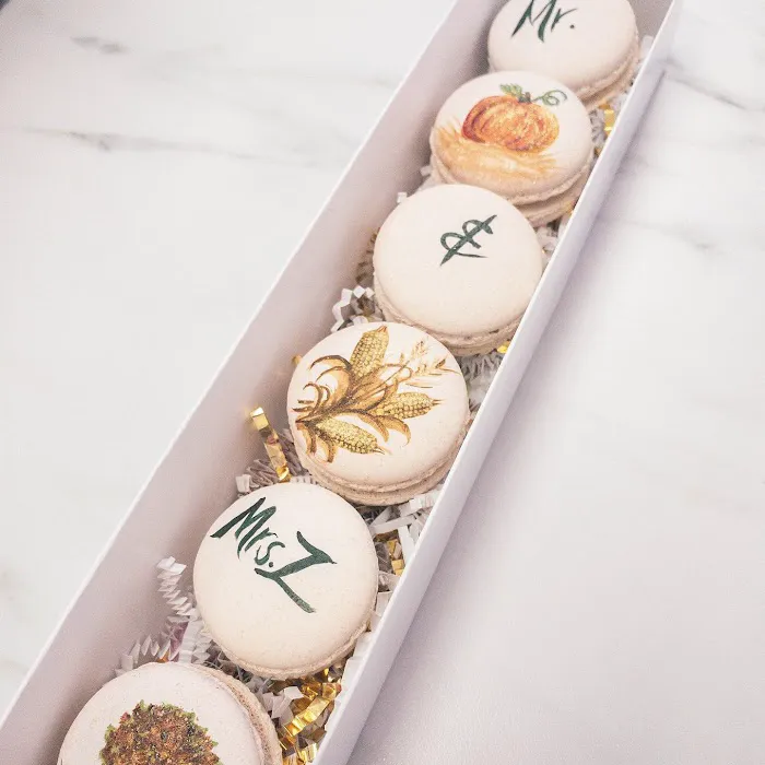 Sweet Velvet Macarons Picture 2
