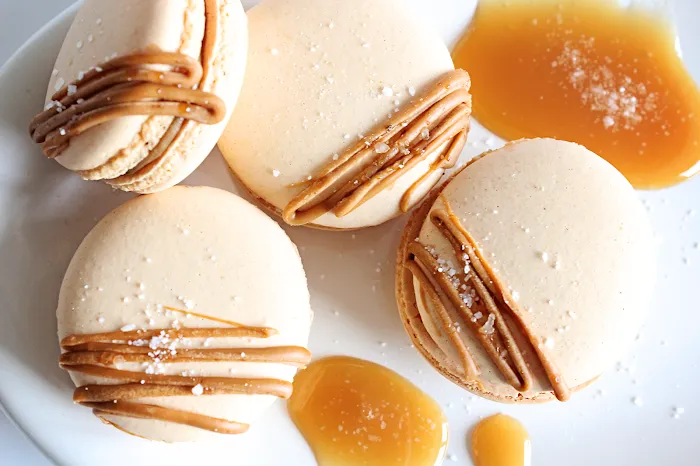 Sweet Velvet Macarons Picture 9