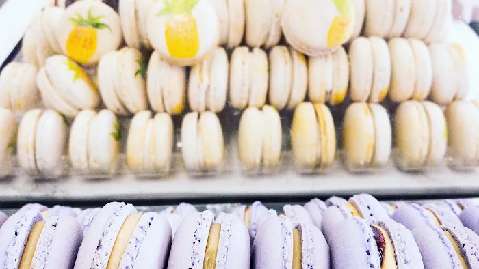 Sweet Velvet Macarons Picture 8