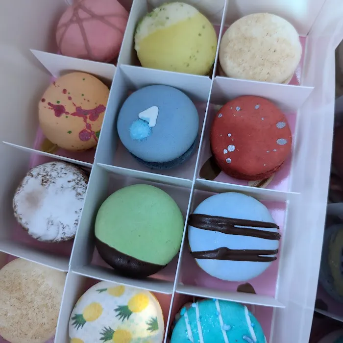 Sweet Velvet Macarons Picture 7