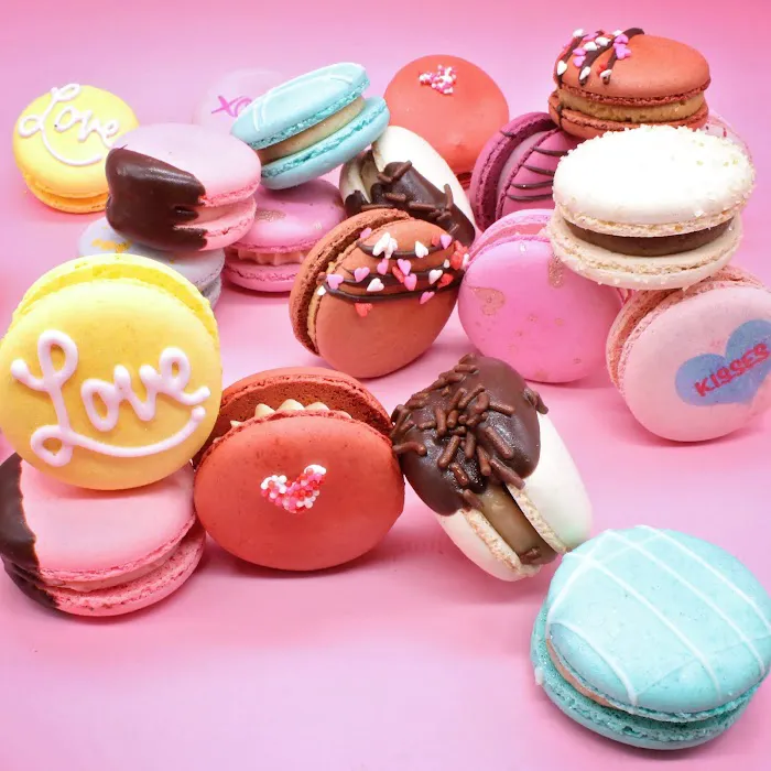 Sweet Velvet Macarons Picture 8