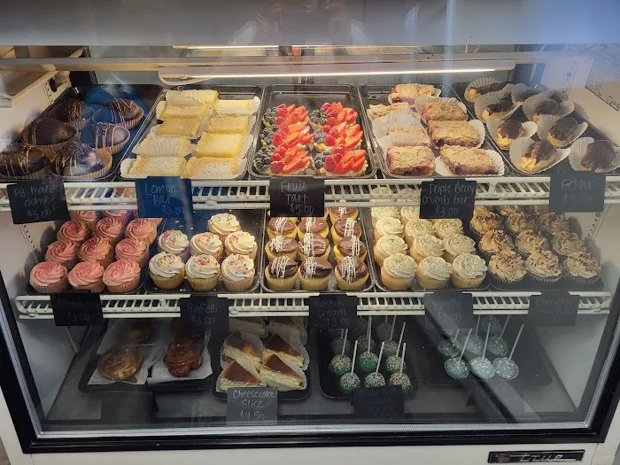 Sweet Cordelia’s Cake & Bake Shoppe Picture 5