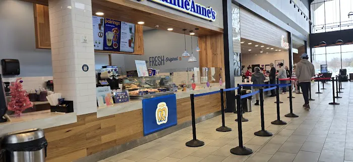 Auntie Anne's Picture 4