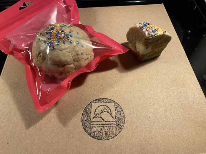 Mountain View Cookie Jar Picture 5