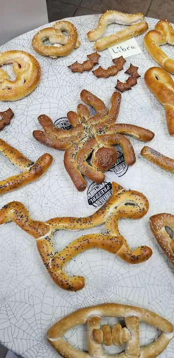 Philly Pretzel Factory Picture 5