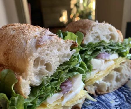 Honey Moon Bakery & Pizzeria