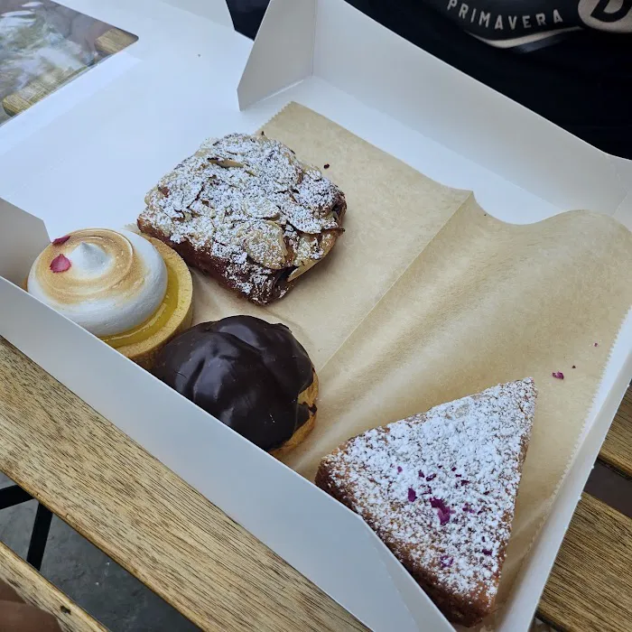 Honey Moon Bakery & Pizzeria Picture 3