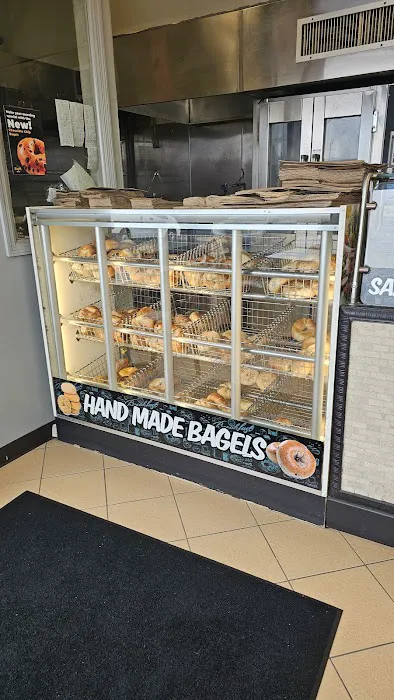 Simply Bagels Picture 8