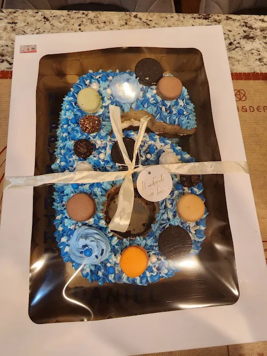 The Elegant Home Cakes Picture 4
