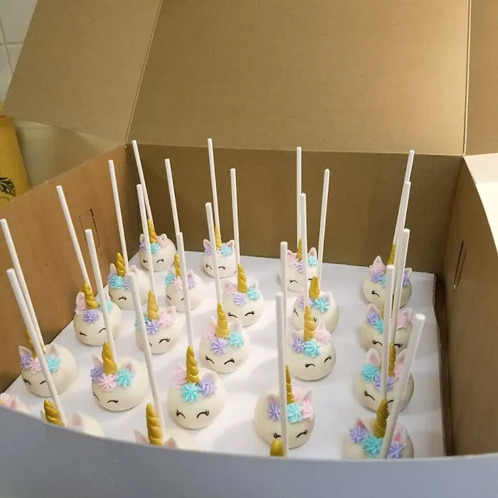 Mila's Cakes Picture 3