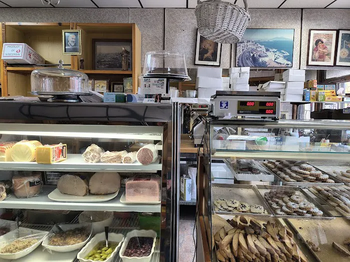 Rizzo Bakery & Pizzeria Picture 5