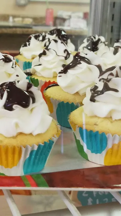 Cups -N- Cakes Bakery / Cafe Picture 1