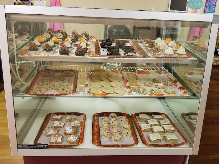 Cups -N- Cakes Bakery / Cafe Picture 9