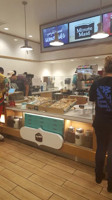 Cinnabon Picture 10