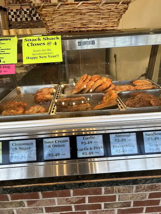 Shady Maple Snack Shack Picture 1