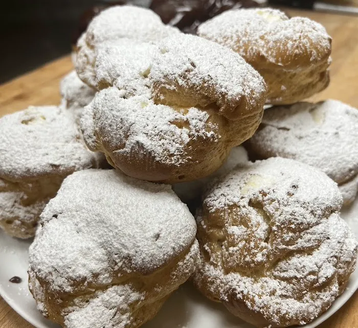 Brown’s Doughnut & Pastry Co Picture 10