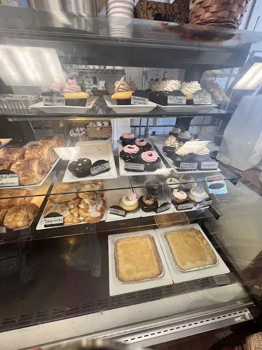 Alice Bakery & Confectionary Picture 7