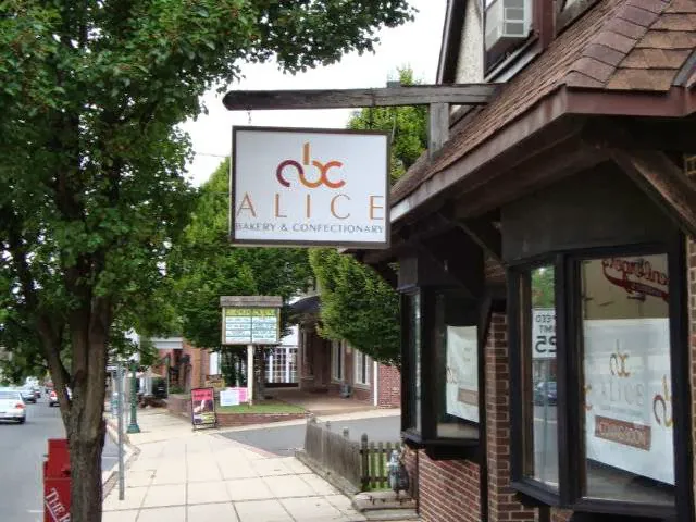 Alice Bakery & Confectionary Picture 1