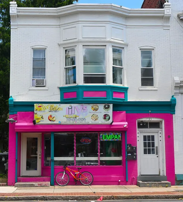 lily's Bakery Coffee Shop Picture 8