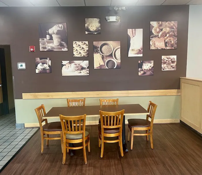 Bruegger's Bagels Picture 8