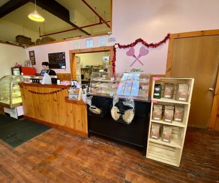 N’Dulge Cakes and Pastries