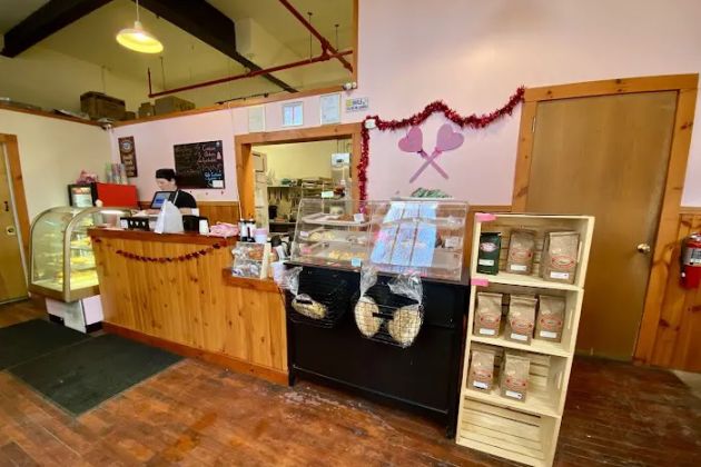 N’Dulge Cakes and Pastries