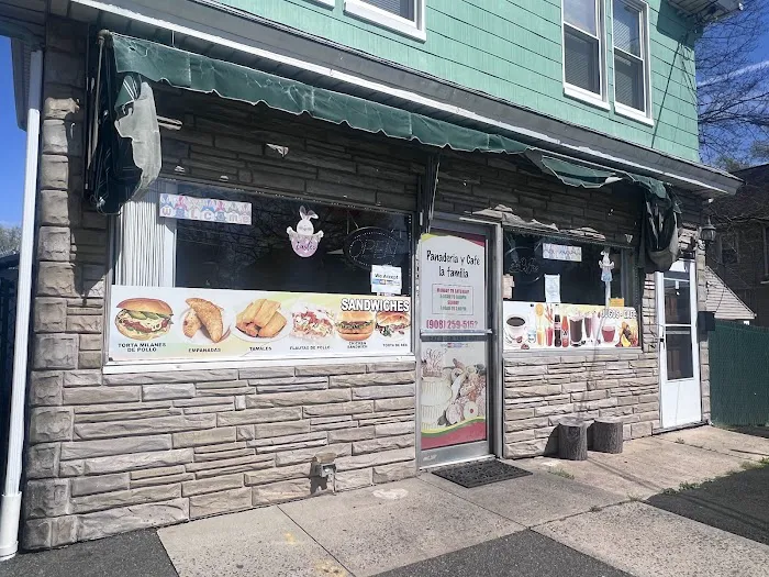 La Familia Bakery and Cafe Picture 2