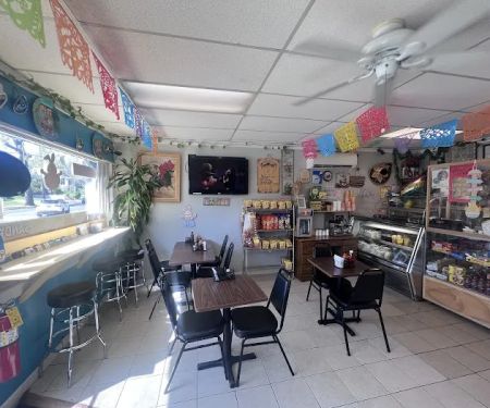La Familia Bakery and Cafe