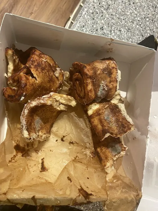 Cinnabon Picture 7