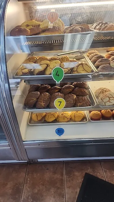 Delicious Foods Bakery Picture 6