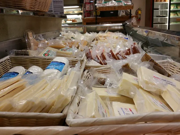 Lubertos Bakery & Deli Inc Picture 3