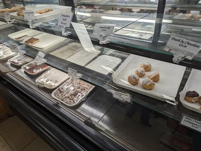 Lubertos Bakery & Deli Inc Picture 6