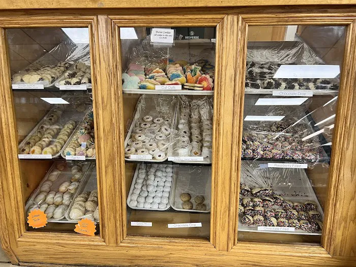 Lubertos Bakery & Deli Inc Picture 9