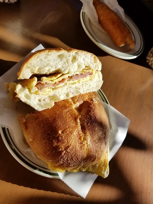 Suissa Bakery & Coffee Shop Picture 2