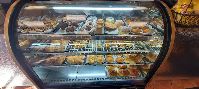 Suissa Bakery & Coffee Shop Picture 5