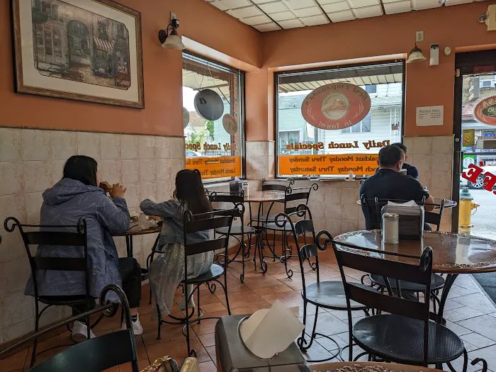 Suissa Bakery & Coffee Shop Picture 9